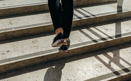 Perché mi fanno male i piedi dopo essere rimasto in piedi per molto tempo?