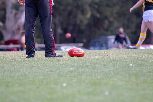 L'australiano governa il calcio e i vantaggi delle solette per i giocatori
