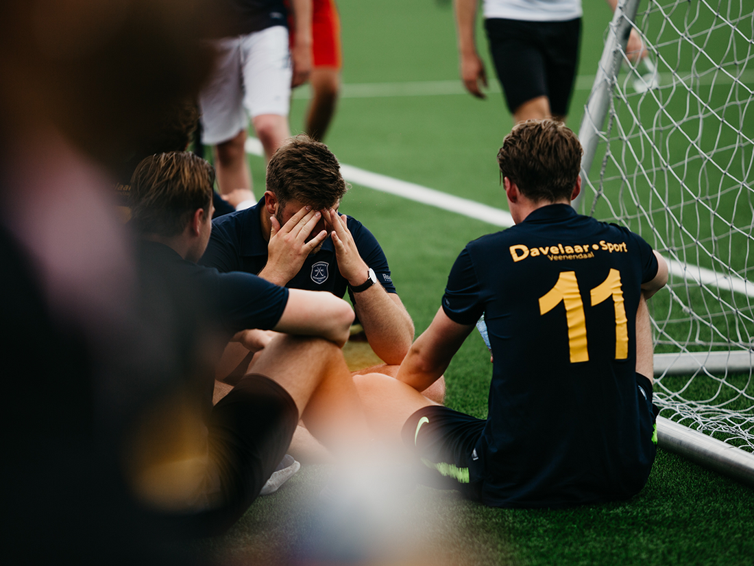 La strada verso il recupero: come i giocatori di football professionisti si riprendono dopo una partita