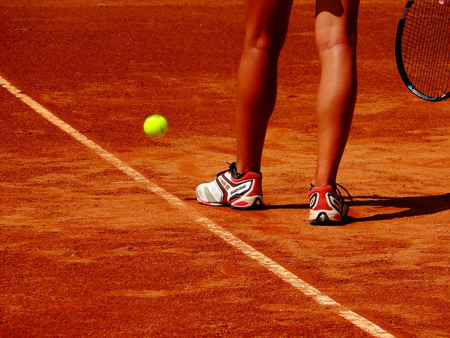Il tennis e il suo impatto sull'arto inferiore: come può aiutarti un plantare!